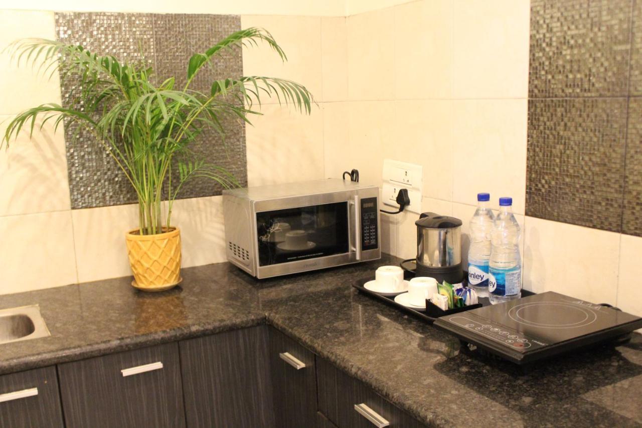 Hotel Imperial Park Ґурґаон Екстер'єр фото