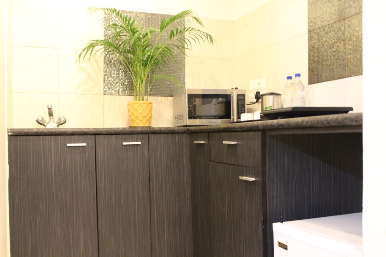 Hotel Imperial Park Ґурґаон Екстер'єр фото