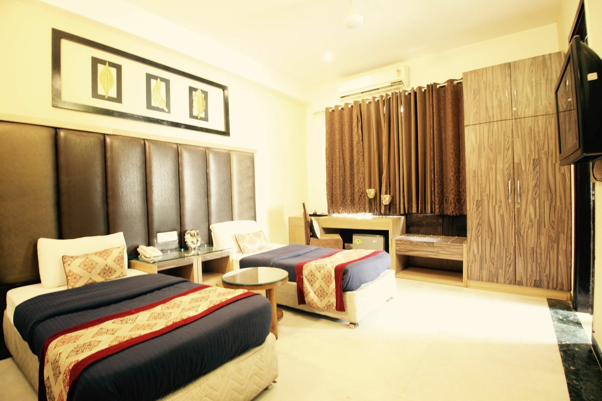 Hotel Imperial Park Ґурґаон Екстер'єр фото