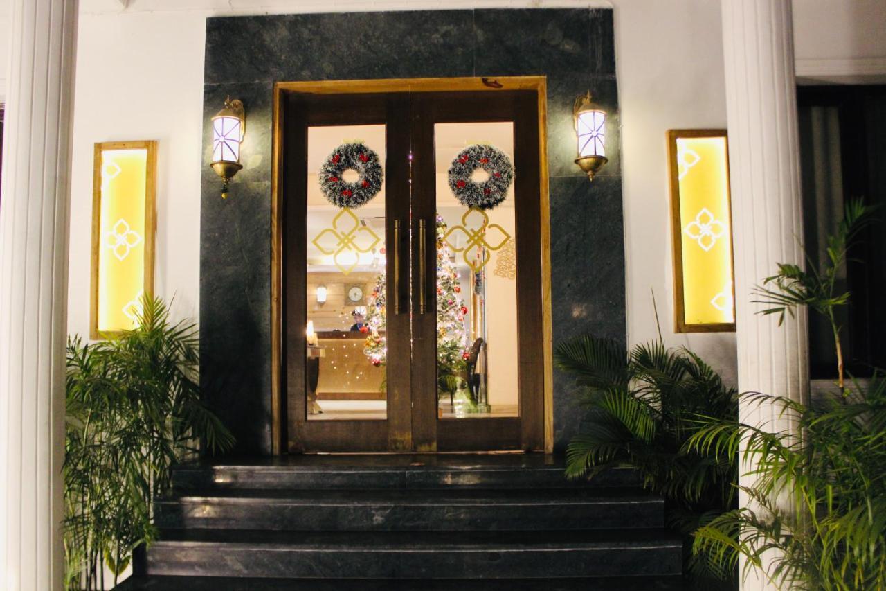 Hotel Imperial Park Ґурґаон Екстер'єр фото